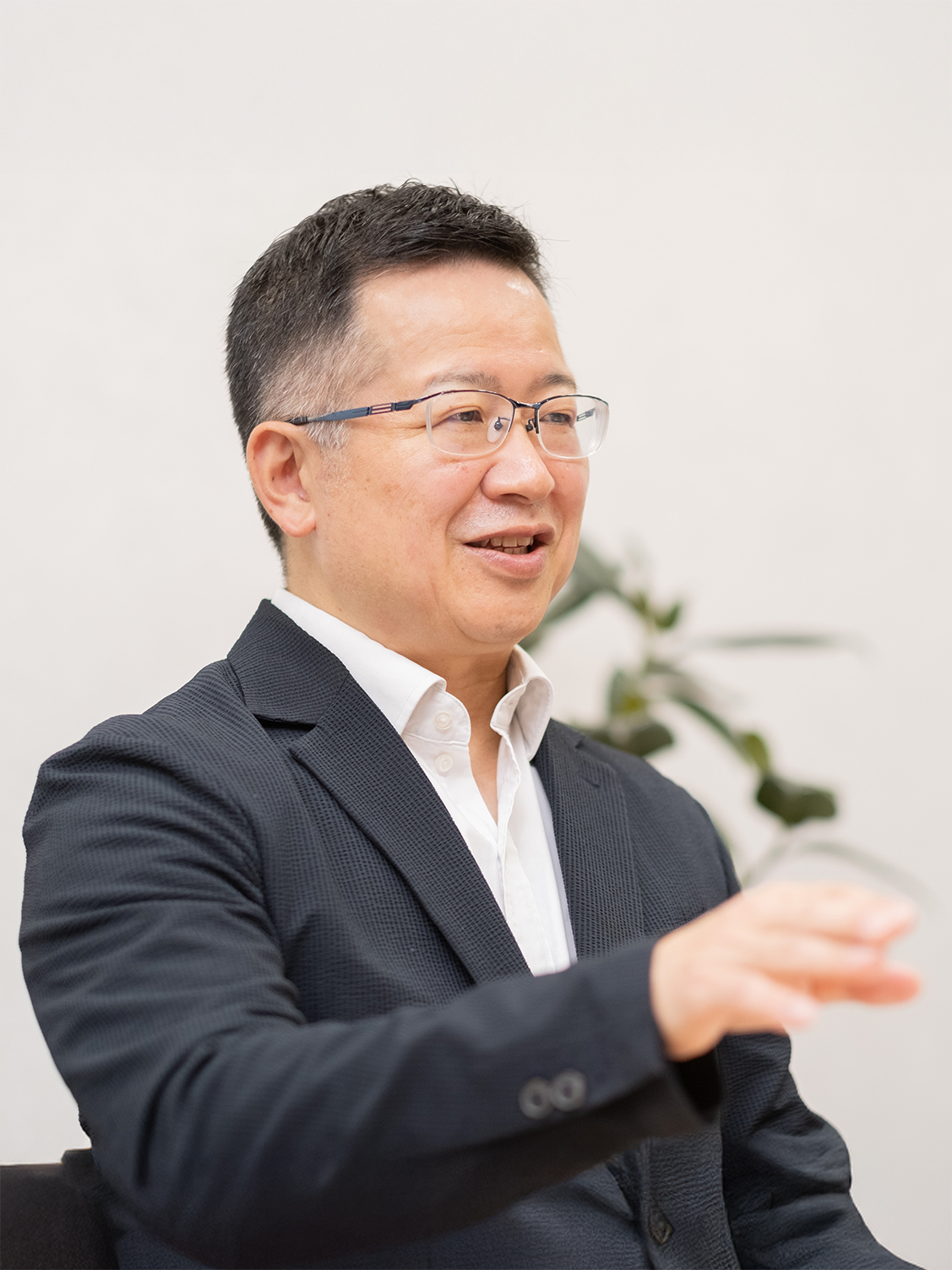 代表取締役社長 坂本 信也